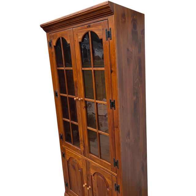 American Ethan Allen Country Craftsman Hutch China Cabinet Shelf Display Knotty Pine For Sale - Image 3 of 12