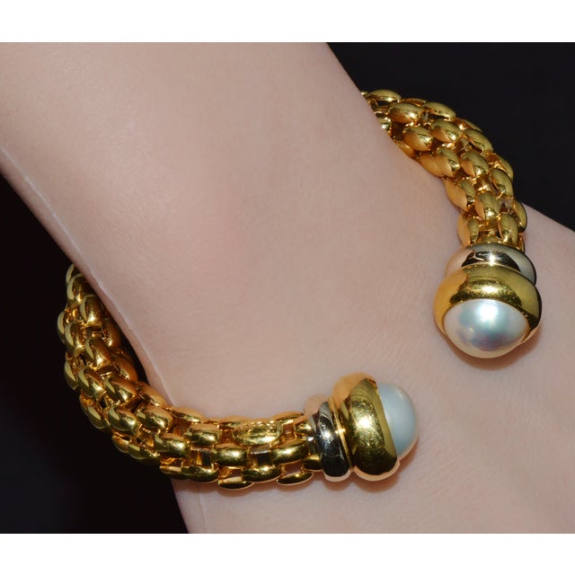 Vintage Fope Flex It Solid 18k Gold Pearl Open Cuff Bangle Bracelet For Sale In Dallas - Image 6 of 13