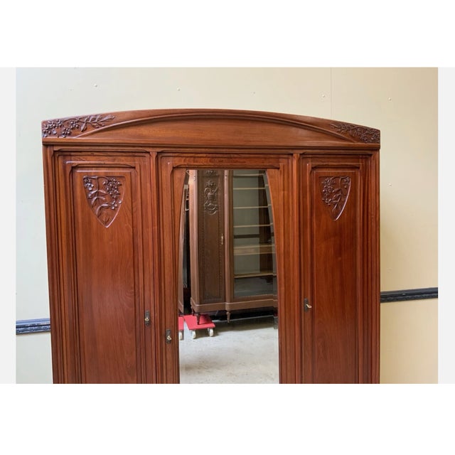 Antique Art Nouveau Wardrobe from École Nancy, 1910s For Sale - Image 4 of 10