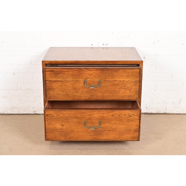1970s Henredon Mid-Century Modern Campaign Oak Nightstand, Circa 1970s For Sale - Image 5 of 13