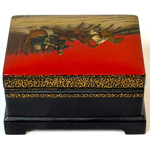 Imperial Russian Lacquered Papier-Mâché Troika Box, Lukutin Factory, 1880-1910 For Sale - Image 16 of 18