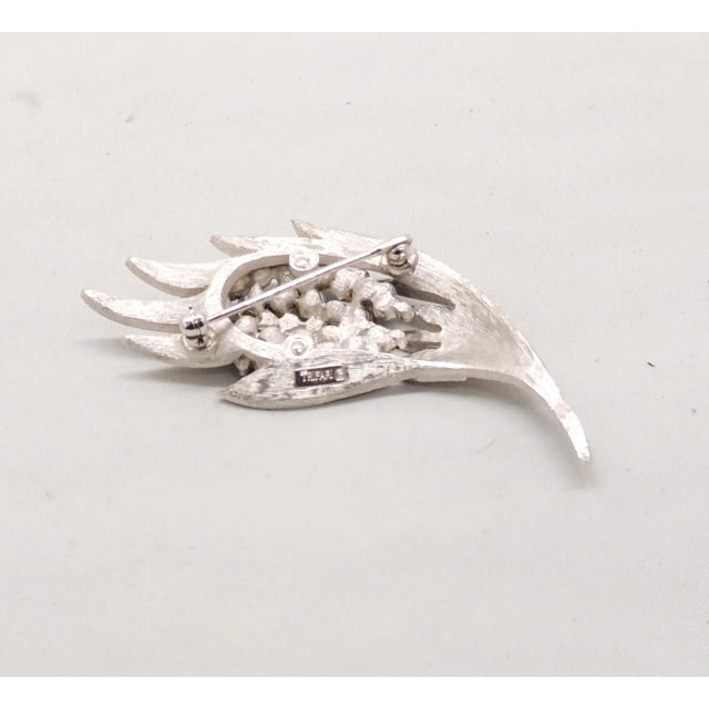 Trifari Vintage 1960s Signed Crown Trifari Rhodium Plated Faux-Sapphire Brooch For Sale - Image 4 of 6