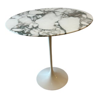 Knoll Eero Saarinen Small Round Martini Table With Marble Top For Sale