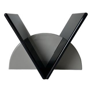 1980’s Postmodern Geometric v-Form Sculptural Black Lacquered Wood Dining Table Base For Sale