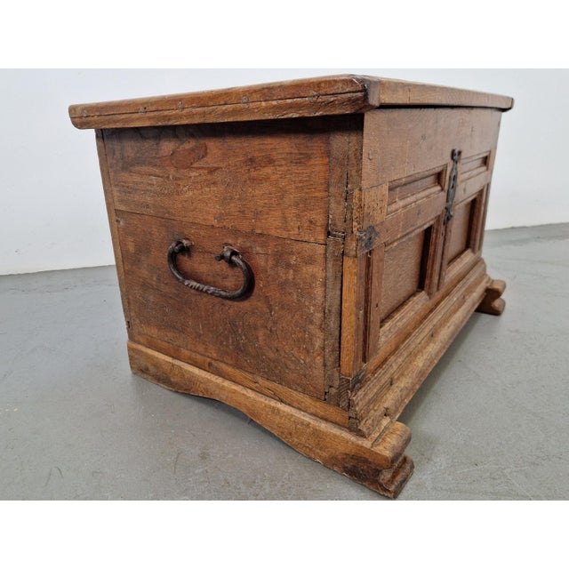 Brutalist Trunk in Oak, 1800 For Sale - Image 4 of 18