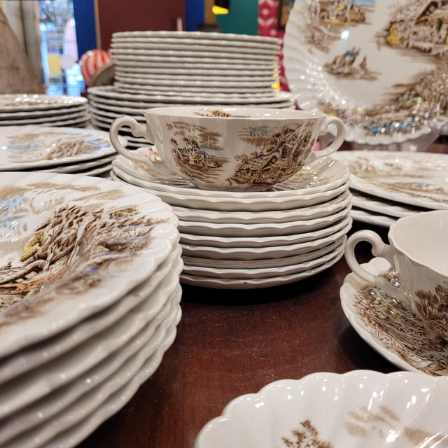 Dinnerware Set from Johnson Bros Porcelain, 1940s, Set of 81 For Sale - Image 16 of 18