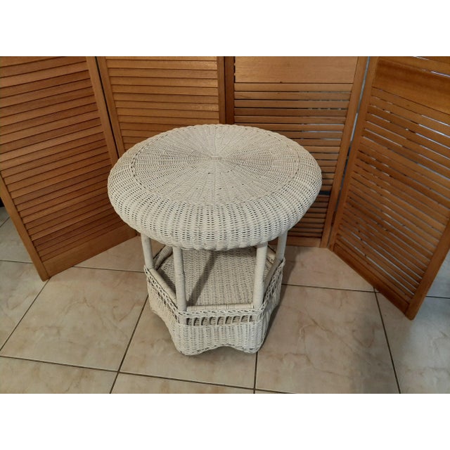 1970s Vintage White Woven Wicker Side Table with a Bottom Shelf For Sale - Image 10 of 10