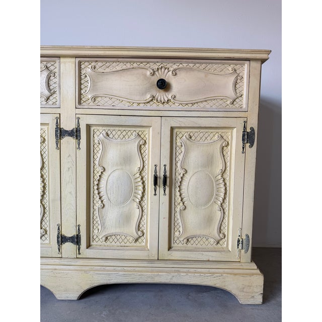 Vintage French Provincial Style Carved Wood Sideboard / Buffet Cabinet For Sale In Miami - Image 6 of 18