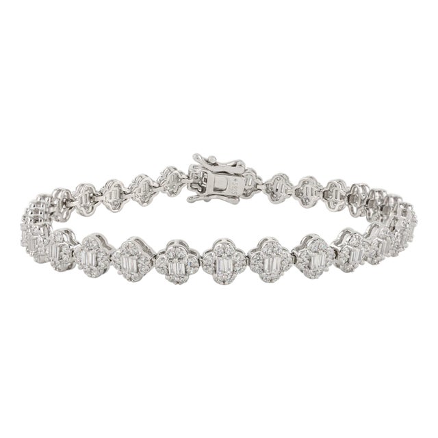 Stunning Halo Clover 2x1mm Zirconia Bracelet in 925 Sterling Silver- Perfect Gift for Her For Sale