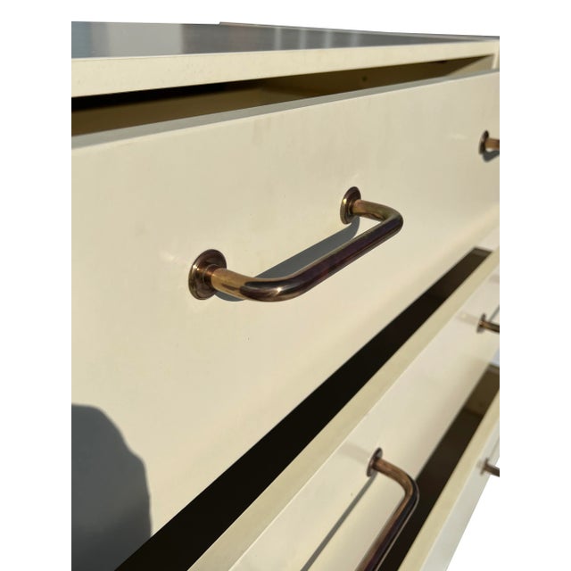 Off-white 1970s Vintage Modern Style White Pair of Dressers Chest of Drawers With Brass Hardware - Set of 2 For Sale - Image 8 of 8
