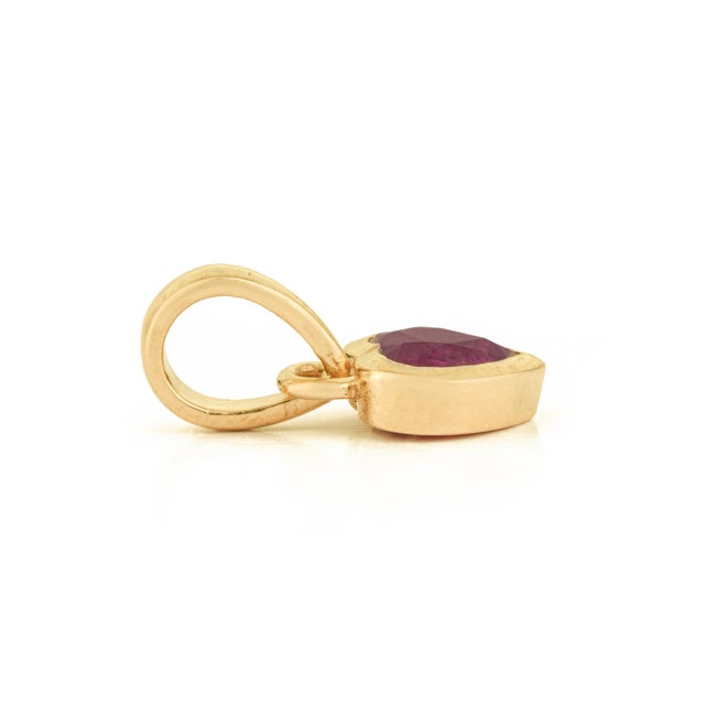 Metal Victorian Heart-Cut Natural Ruby Bezel Set Solitaire Pendant in 14k Gold For Sale - Image 7 of 15