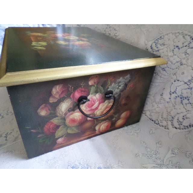 1980s Vintage Wood Keepsake / Storage Box With Kittens in Flowers For Sale - Image 5 of 10