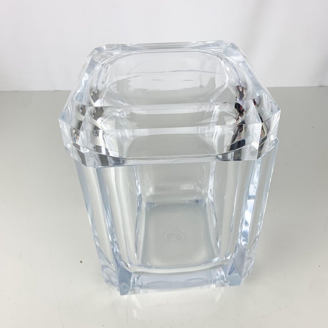 Transparent Vintage Lucite Acrylic Ice Bucket Swivel Top Alessandro Albrizzi Carlisle Style For Sale - Image 8 of 8