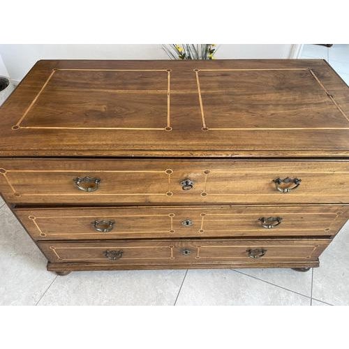 Original marketed Josefine chest of drawers around 1795 Dimensions: Height x Width x Depth 83 x 131 x 64 For sale is an...