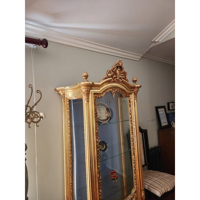 Late 20th Century Silik Italian Hand-Carved Gilt Display Cabinet / Curio | Gold Leaf | Made in Italy For Sale - Image 9 of 16
