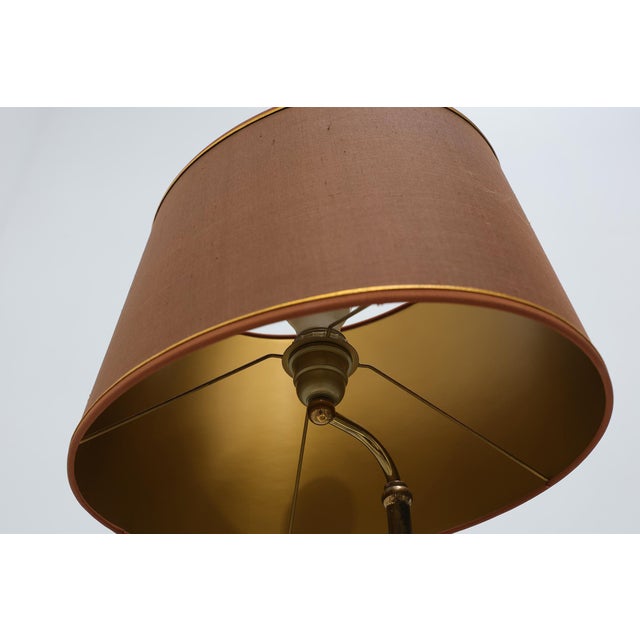 Hollywood Regency Brass Cobra Table Lamp with Brown Shade, France, 1970s For Sale - Image 11 of 14