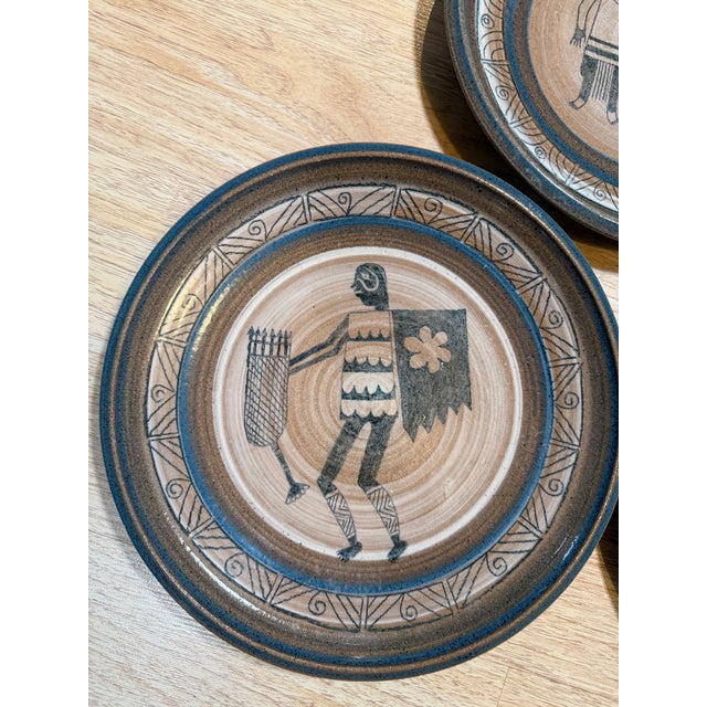 1980s Barbara Campbell Petroglyph Pottery Plates/Chargers 1987 Set of 3 For Sale - Image 5 of 12