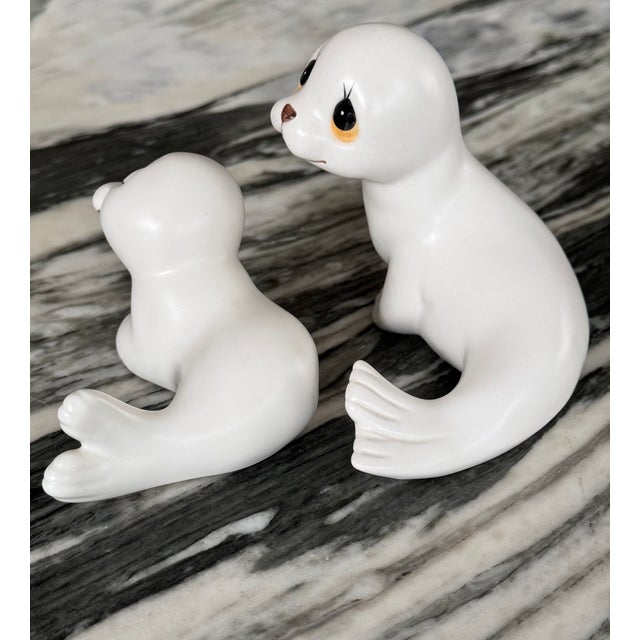 White Vintage Oxford Maritime Seal Figures - A Pair For Sale - Image 8 of 18