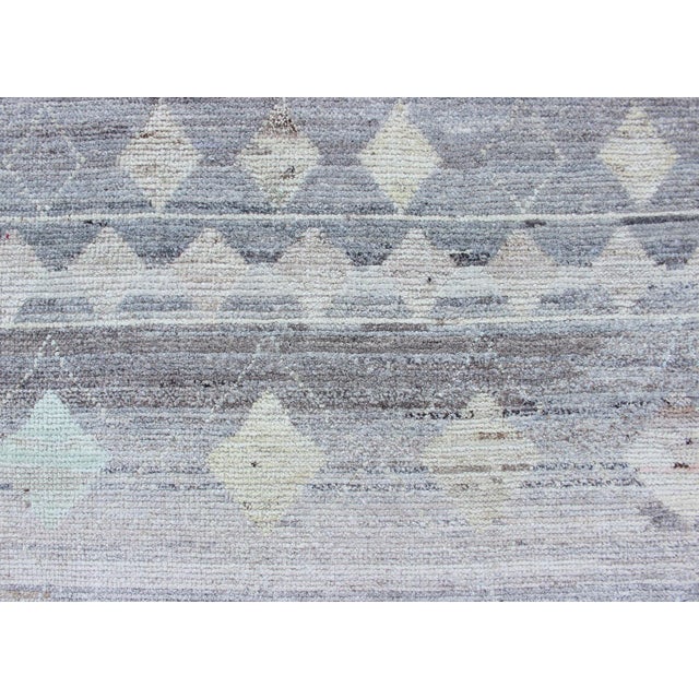 Casual Modern Design Rug in Light Grey and Pops of Colors 6'10 X 9'5 For Sale - Image 14 of 16