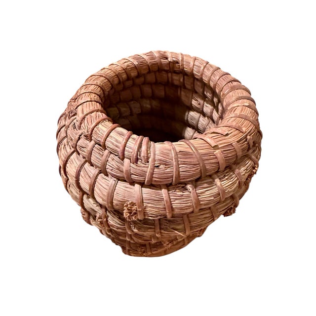 American Woven Basket Group- A Set of 4 For Sale - Image 4 of 7