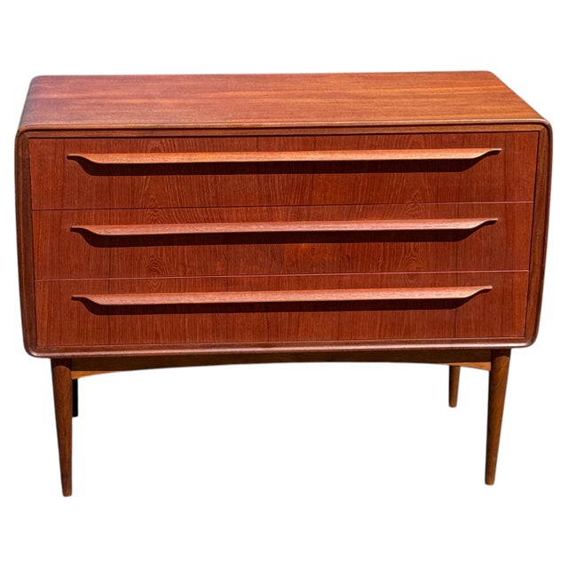 Teak Dresser attributed to Johannes Andersen, 1960s For Sale - Image 5 of 15