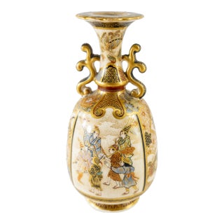 19th Century Fine Japanese Satsuma Vase With Unique Shape by Ryozan For Sale