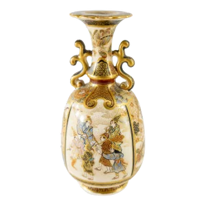 19th Century Fine Japanese Satsuma Vase With Unique Shape by Ryozan