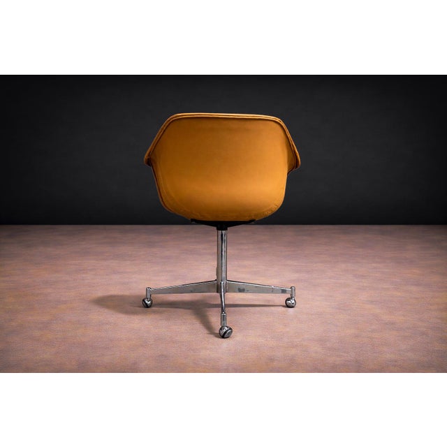 Jorge Zalszupin Mid-Century Modern Armchair in Leather and Metal, Jorge Zalszupin, 1960s For Sale - Image 4 of 11
