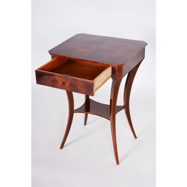 Small Biedermeier Table in Walnut, 1830s For Sale - Image 5 of 7
