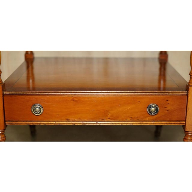 Flamed Mahogany Side Table with Butlers Serving Tray from Bradley Furniture, 1980s For Sale - Image 11 of 18