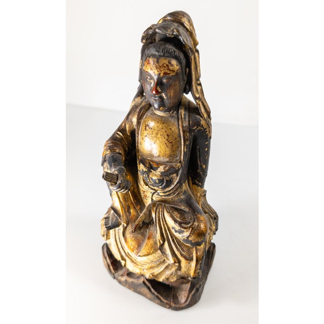 16th Century or Earlier Chinese Ming Dynasty Gilt Lacquer Wood Guanyin Figure For Sale - Image 4 of 16