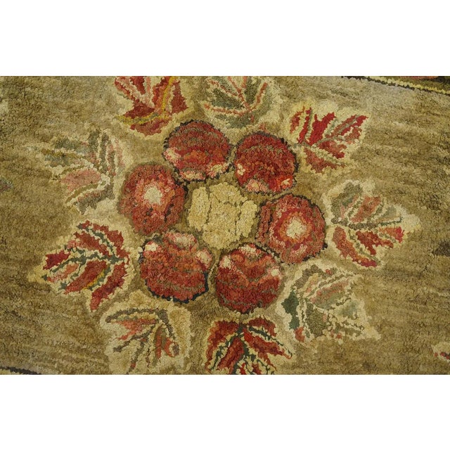 1900s Brown Floral Antique Fan Arc Border American Folk Art Hooked Small Rug For Sale - Image 9 of 15