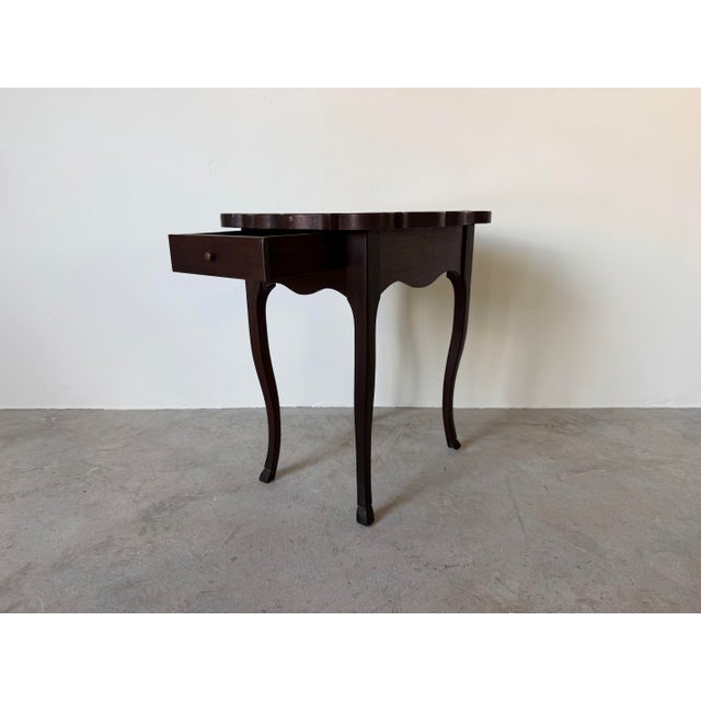 Antique French Style Mahogany One-Drawer Side Table With Serpentine Scalloped Top For Sale - Image 4 of 12