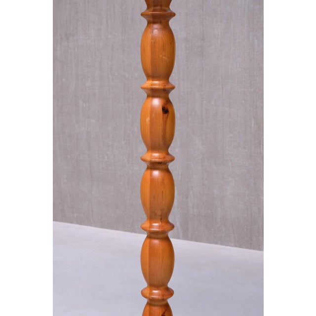Wood Swedish Modern Floor Lamp in Carved Pine, 1960s For Sale - Image 7 of 14
