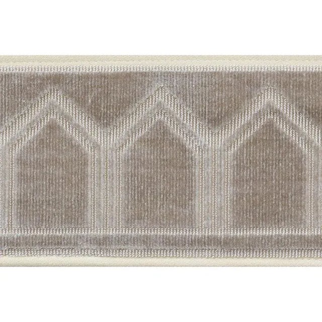 This luxe cut-velvet tape features a unique, geometric pattern derived from Ottoman architecture. It's a sumptuous and...