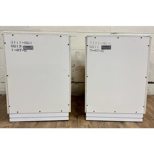 Ivory Vintage 1980s Bridgeford via Veneto Ivory Lacquered Nightstands - Pair For Sale - Image 8 of 10