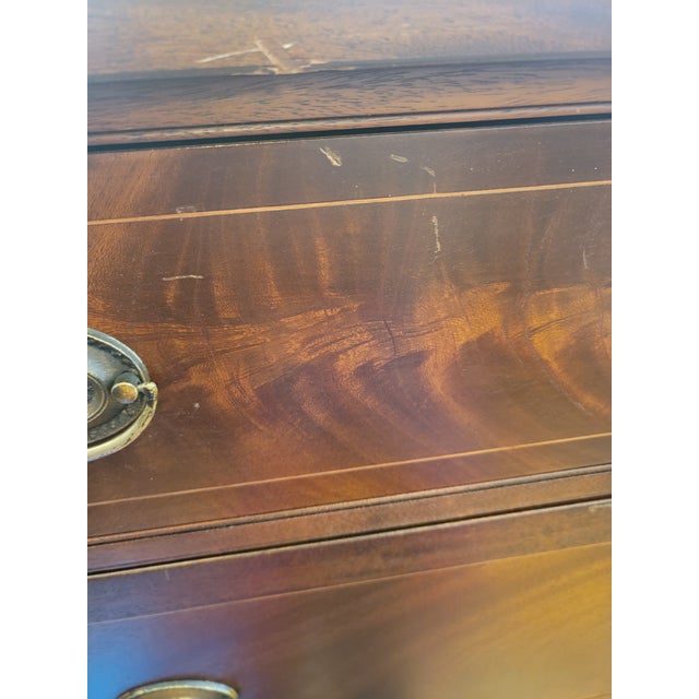 John Widdicomb Mahogany Chest of Drawers - Federal Style (1940s) - Grand Rapids For Sale - Image 12 of 12
