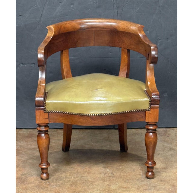 French Louis Philippe Desk Armchair or Fauteuil De Bureau of Leather and Turned Walnut For Sale - Image 3 of 15