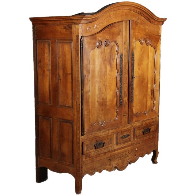 Age and origin: The closet is probably from around 1760 and the origin is probably France Mass/dimensions: Height approx....