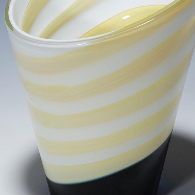 Versace Venini Art Glass Vase 'Asimmetrico' by Gianni Versace, Murano 1997 For Sale - Image 4 of 8