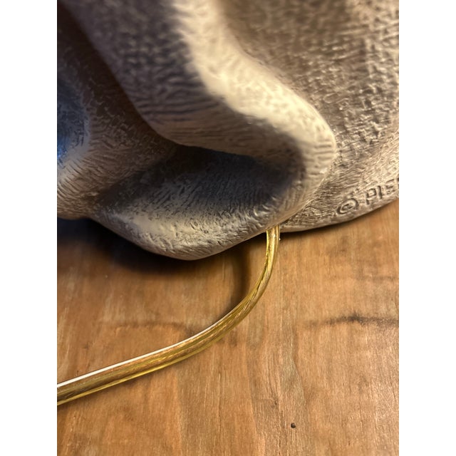 John Dickinson Authentic Tall “Pieri Tullio” 1995 Branded Pieri Creations “Draped Sack” Collectable Design Table Lamps- Pristine Pair With Original Shades For Sale - Image 4 of 11