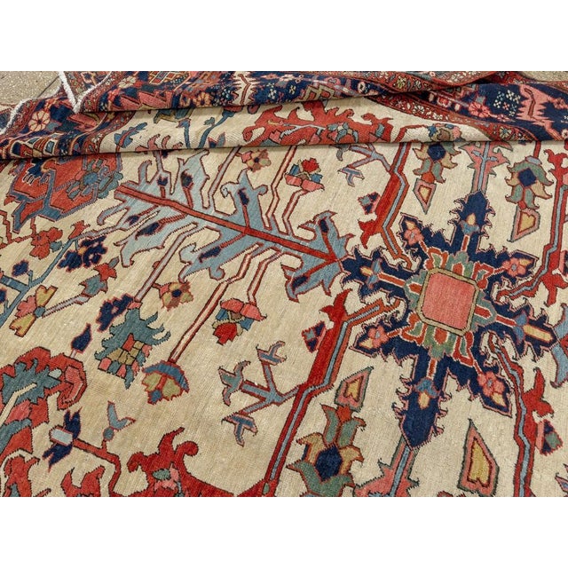 Ivory Square Antique Serapi Rug no. 10963 For Sale In New York - Image 6 of 7