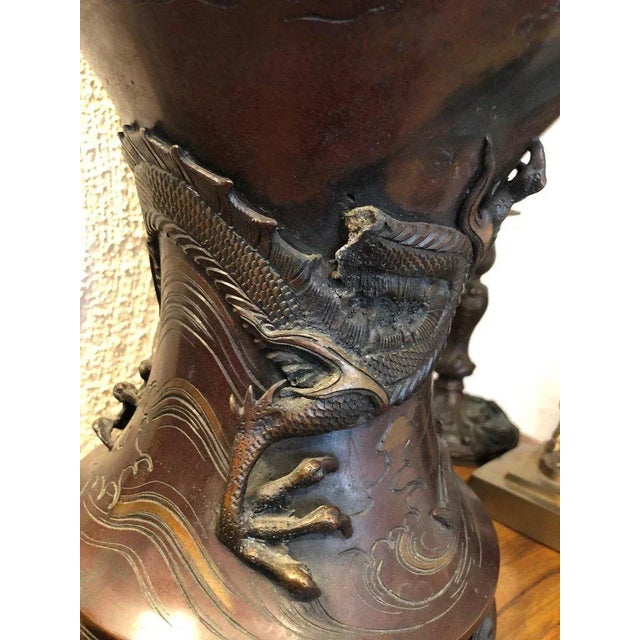 19th Century Meiji Period Bronze Twin Handled Urn With Decoration For Sale - Image 5 of 13