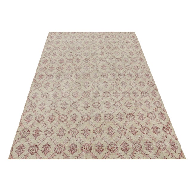 Traditional Vintage Zeki Müren Rug in Beige With Red Lattice Patterns, From Rug & Kilim For Sale - Image 3 of 7