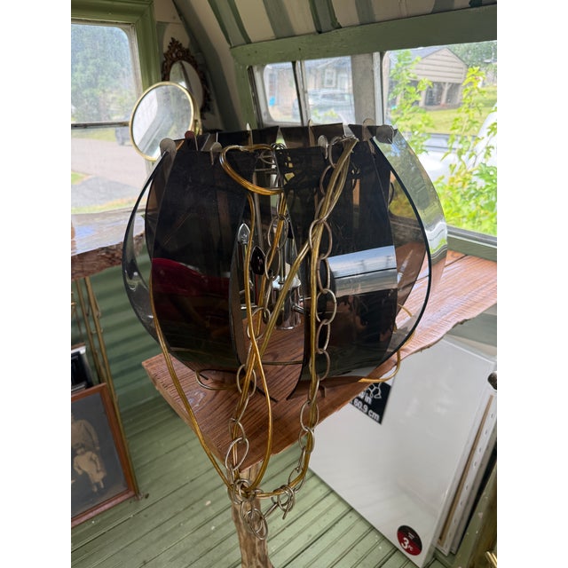 Robert Sonneman 1970s Mid-Century Modern Smoked Lucite and Chrome Swag Pendant Chandelier For Sale - Image 4 of 4