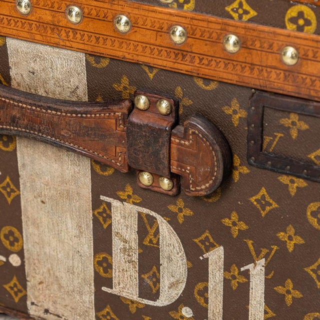 Trunk from Louis Vuitton, France, 1930s For Sale - Image 6 of 18