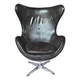 Vintage Mid-Century Modern Leather Chair For Sale