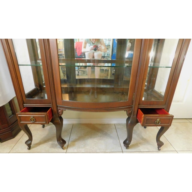 Antique Solid Mahogany Bow Front Mirrored Back China Display Cabinet For Sale - Image 4 of 12