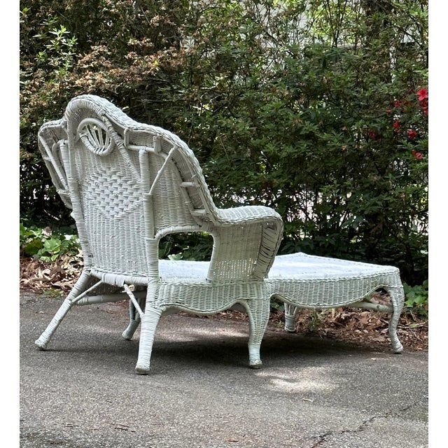 Early 20th Century Victorian White Wicker Rattan Chaise Lounge Chair For Sale - Image 4 of 11