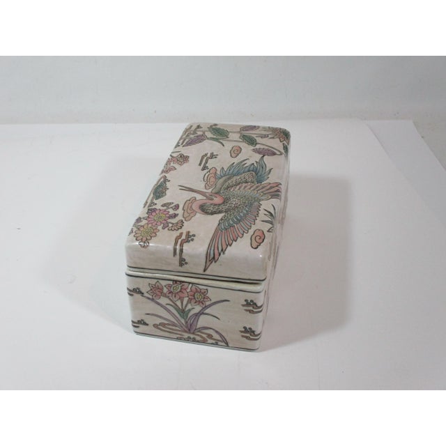 1960s 1960s Chinese Porcelain Bird Motif Keepsake Box For Sale - Image 5 of 8